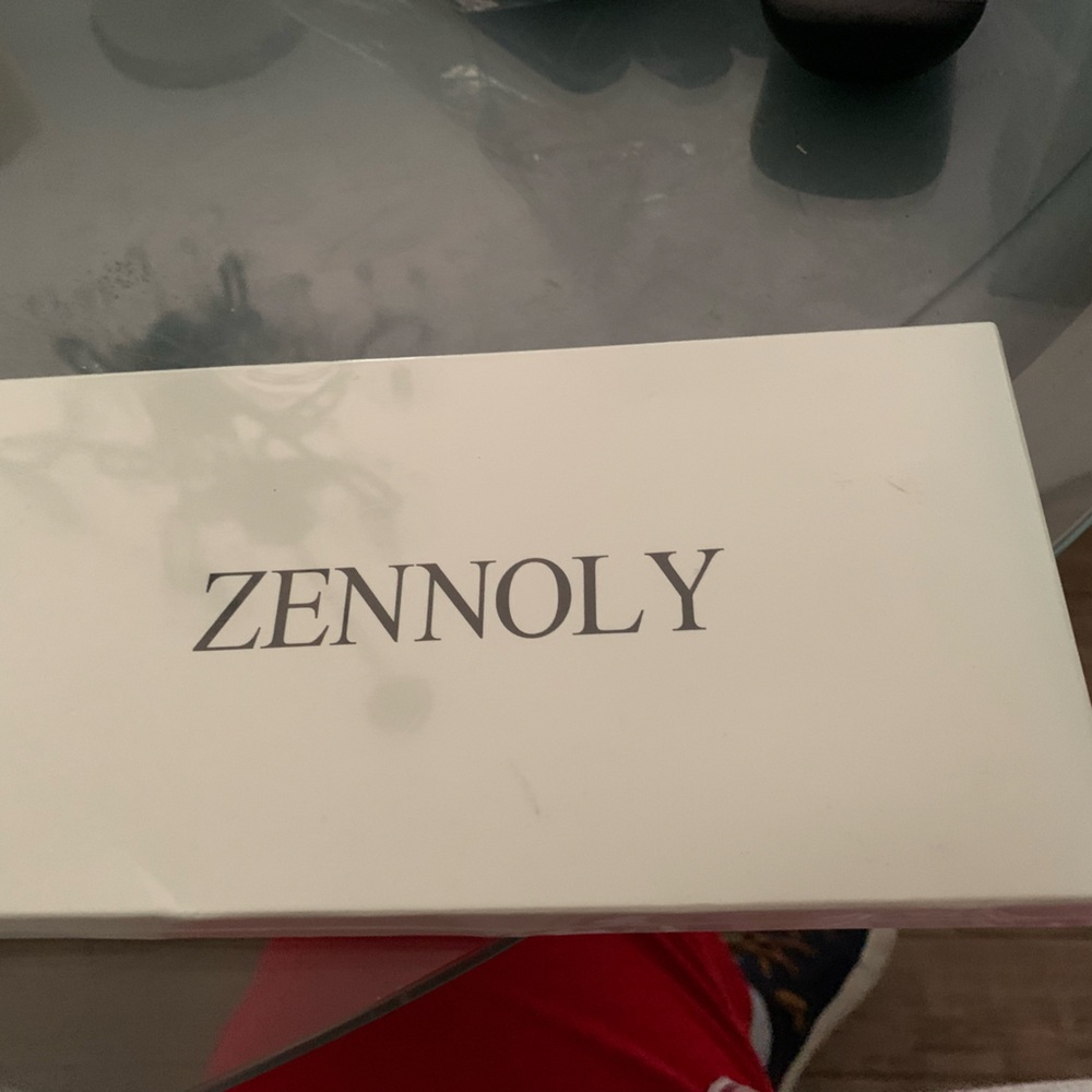 Ballerina white socks
Zennoly White Box
Age6-8